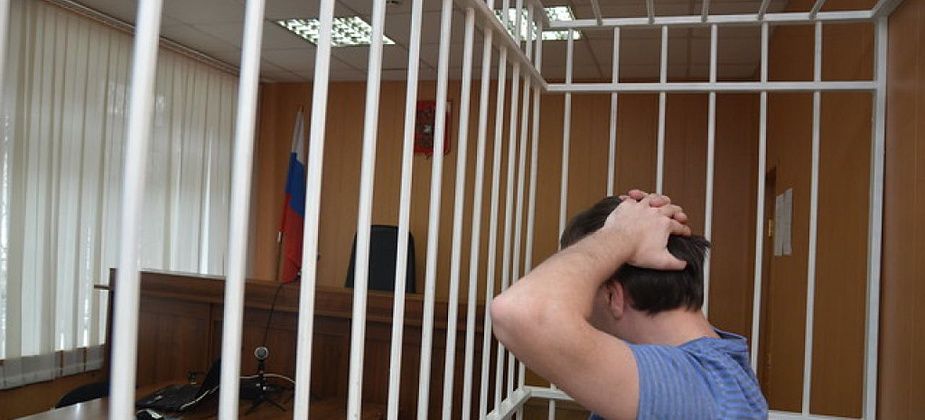 Водитель погрузчика ударил полицейского головой в лицо. Будет суд