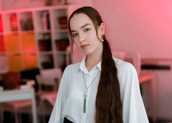 «Удивилась, когда узнала результат». Елизавета Цывунина из школы №17 набрала максимальные 100 баллов на экзамене