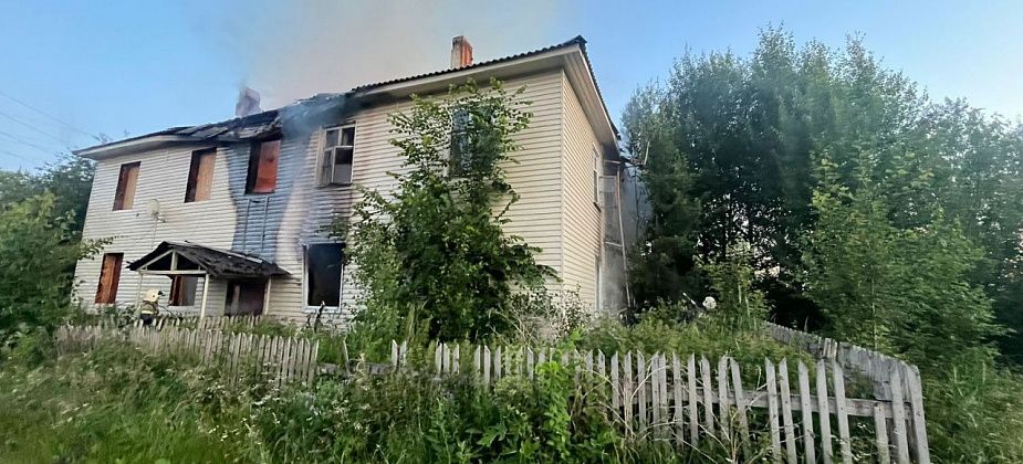 В поселке Воронцовка горел нежилой дом