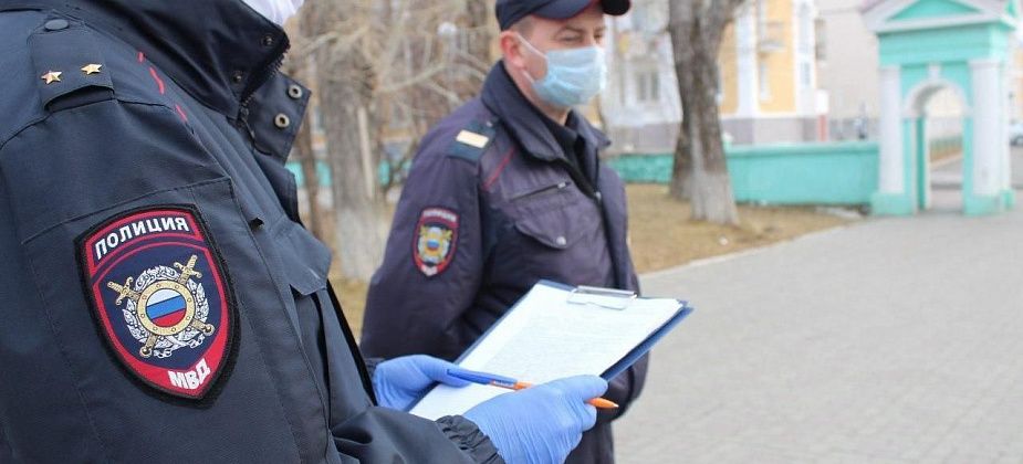 За год 811 человек попались полиции без масок. Сумма штрафов — почти миллион рублей