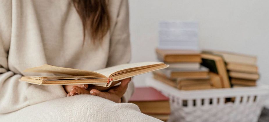 Квизы, встречи с авторами и видеомэппинг: как в Краснотурьинске прошел «День чтения»