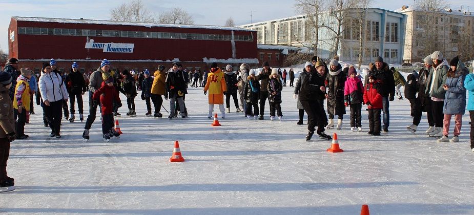 «Покатались на коньках и провели соревнование». ГДК и Управление спорта совместно организовали праздник