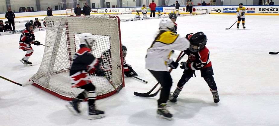 Хоккеисты «Факела» стали лучшими на турнире в Кушве