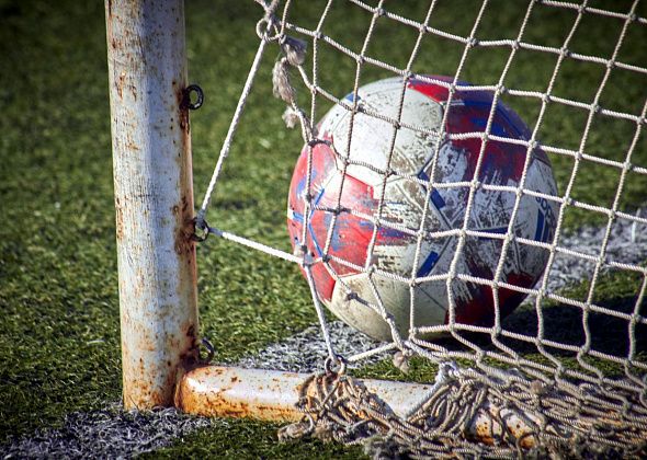 Определяются победители футбольного первенства среди школьников. Впереди финалы у старшеклассников