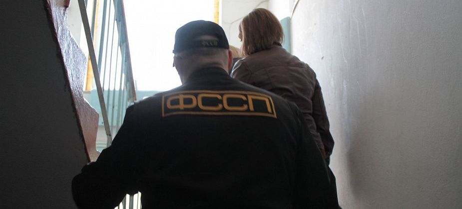 Приставы помогут горожанам консультацией