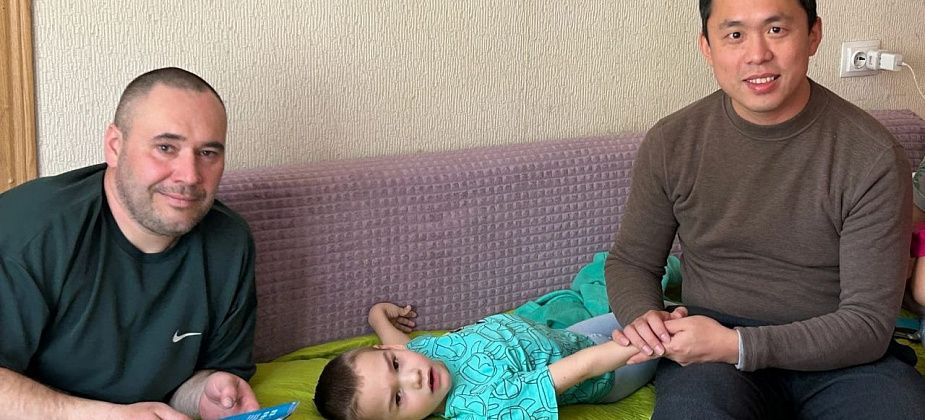 Для поездки Ромы Хлыбова в Китай есть уже 400 тысяч рублей, 100 из которых перевел Сергей Бидонько