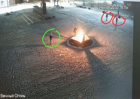 Над Вечным огнем в Краснотурьинске поглумились дети. Проступок попал на видео