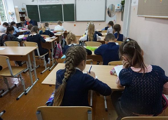 "Даже если хороший, приходится менять". Больше всего школы и детсады нуждаются в линолеуме