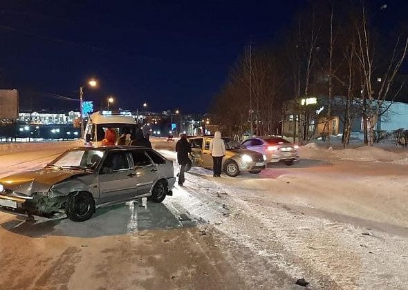 В результате ДТП в Заречном районе столкнулись три автомобиля