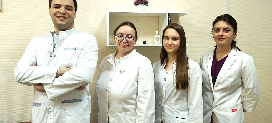 Четверо молодых врачей начали работу в детском отделении больницы
