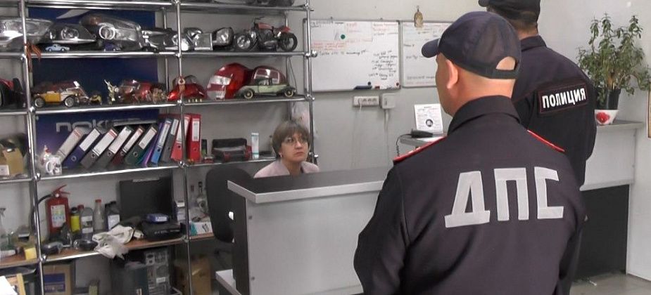 Полиция провела проверку в автосервисах 