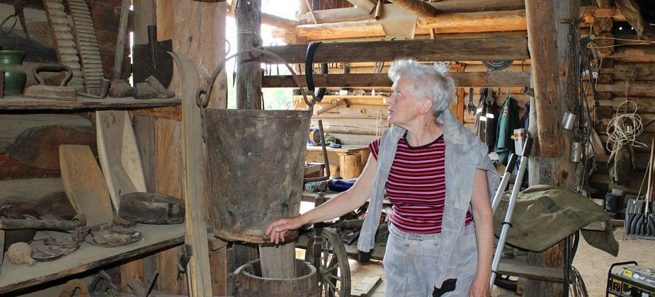 Четыре Наташи, Алла, Валя, Надя, семеро мужчин и шесть куриц-несушек… Едем на Баронское