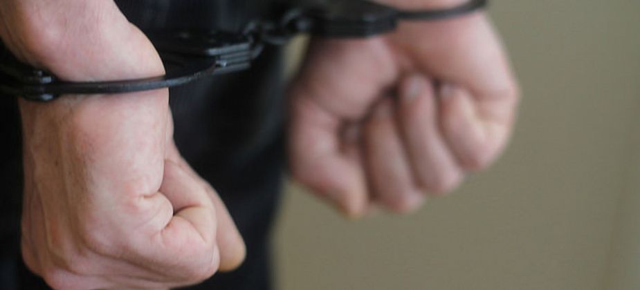 В Краснотурьинске мужчина ударил ножом в шею своего брата 