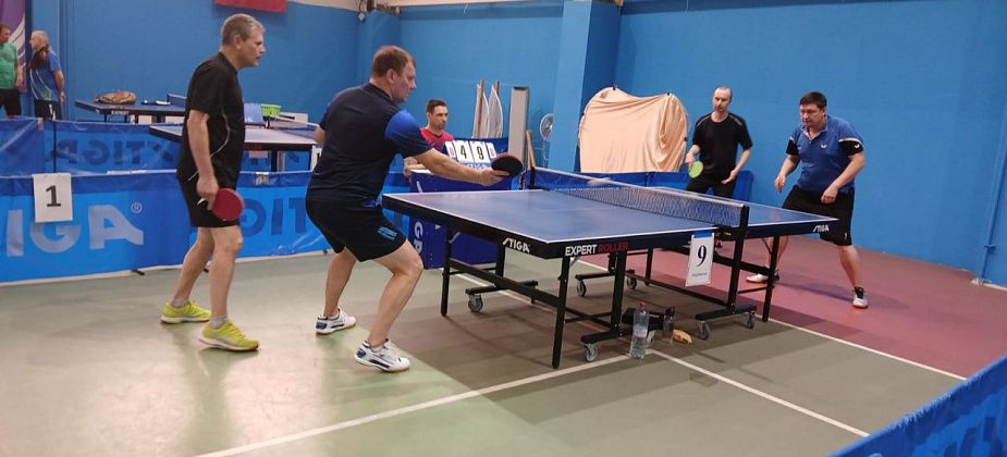 Краснотурьинские теннисисты играют в командном чемпионате области