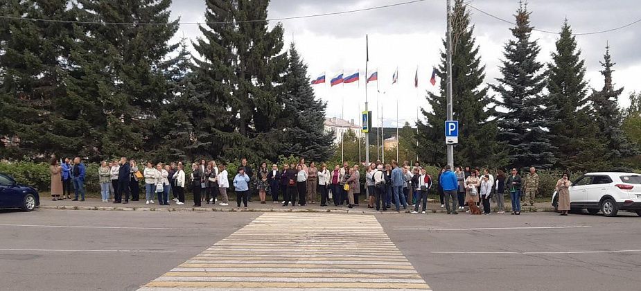 Администрацию Краснотурьинска эвакуировали из-за замыкания чайника