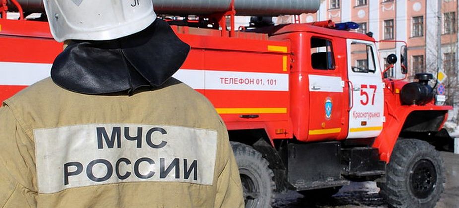 В Краснотурьинске горел жилой дом