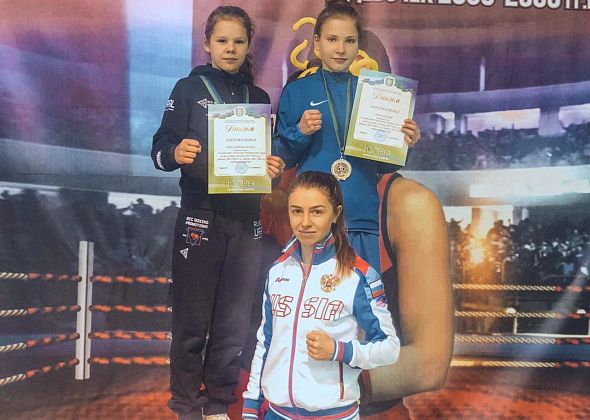 В Краснотурьинске две школьницы стали чемпионками Урала по боксу 