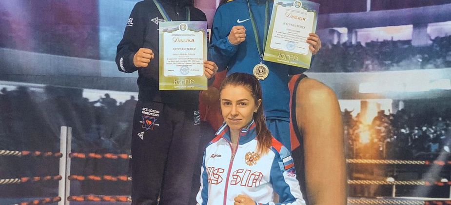 В Краснотурьинске две школьницы стали чемпионками Урала по боксу 