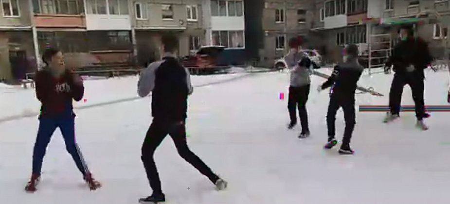Ради хайпа. Краснотурьинские подростки устроили постановочную драку, ожидая лайков
