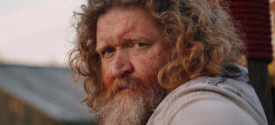 Актер из Краснотурьинска сыграл немого конюха в авантюрной комедии на ТНТ