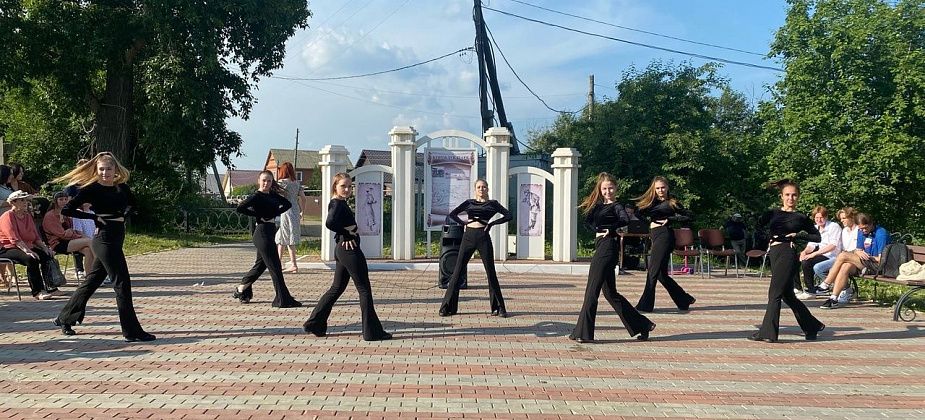 Для горожан в Бурундук-парке провели праздник Ивана Купалы