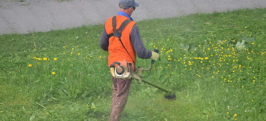 В Краснотурьинске расчистят обочины двух дорог