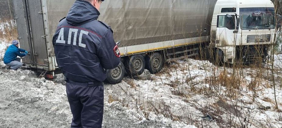 Инспекторы разбираются в смертельном ДТП у Воронцовки 