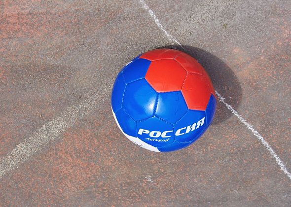 Футбольная команда Краснотурьинской больницы завоевала серебро на спартакиаде в Серове