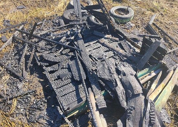 Молния спалила домик для детей на частной территории  