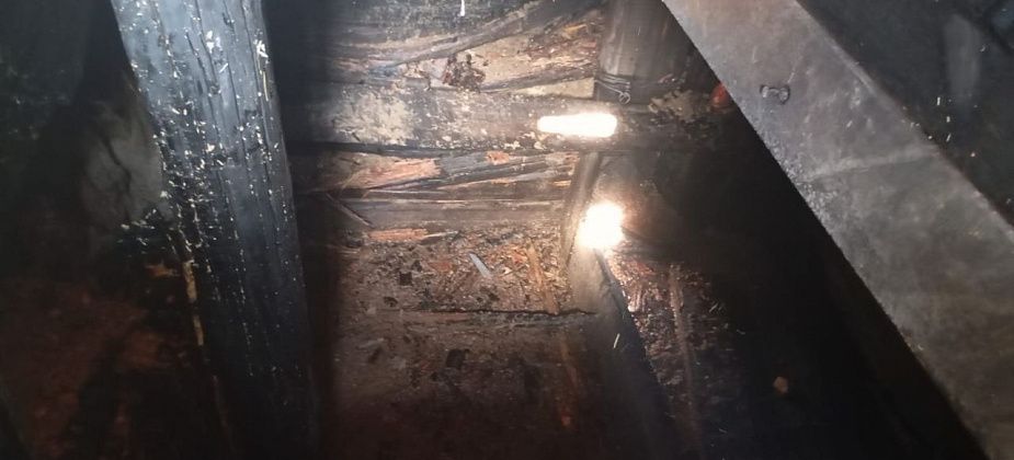 Минувшей ночью в поселке Рудничном горел сарай