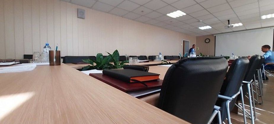 Коммуналка, медицина, почетные грамоты: Дума проводит первое заседание