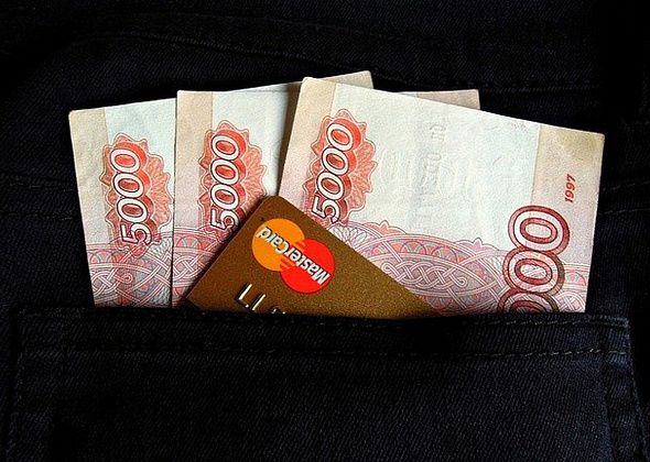 ВЦИОМ: 43% россиян не хватает денег до зарплаты