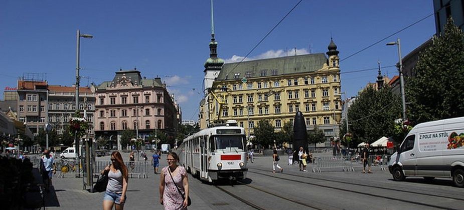 Средневековый замок, "дракон" и живописная природа: что интересного в Брно