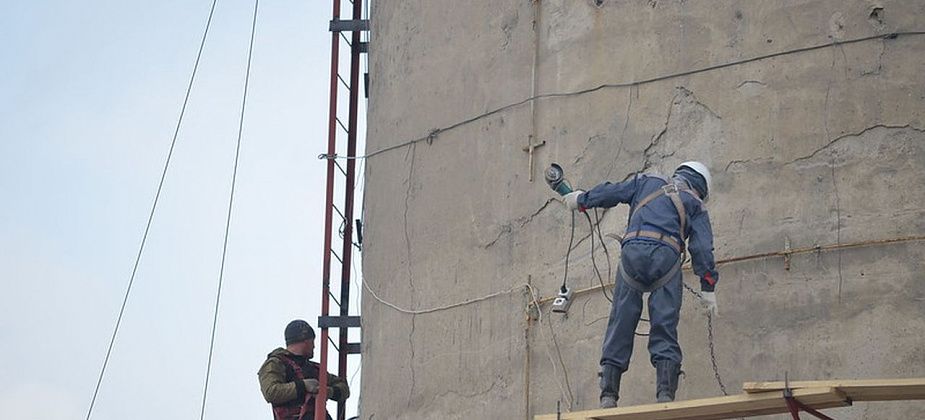 Водонапорная башня: взрывать или разбирать?