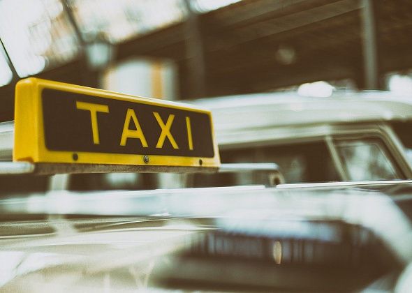 В городских такси подняли цены за поездку