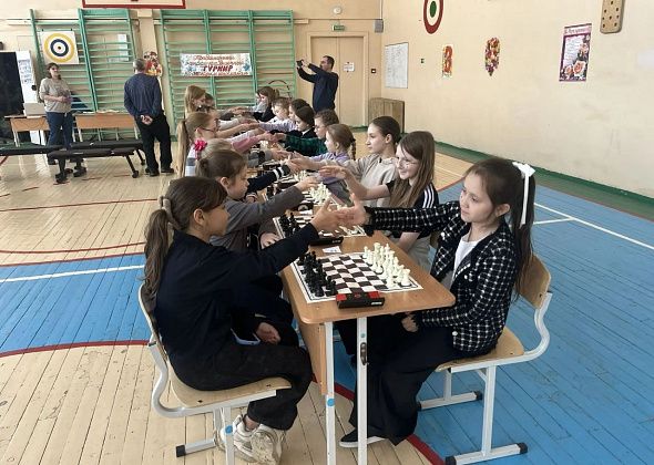 24 юные шахматистки из Краснотурьинска сразились за победу в турнире к 8 Марта