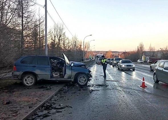 Водитель с признаками опьянения спровоцировал массовое ДТП в Екатеринбурге. Погибла женщина, ее полуторагодовалый сын в коме