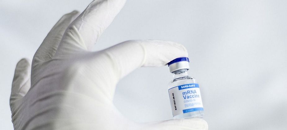В Краснотурьинск привезли 6 тысяч доз интраназальной вакцины от COVID-19