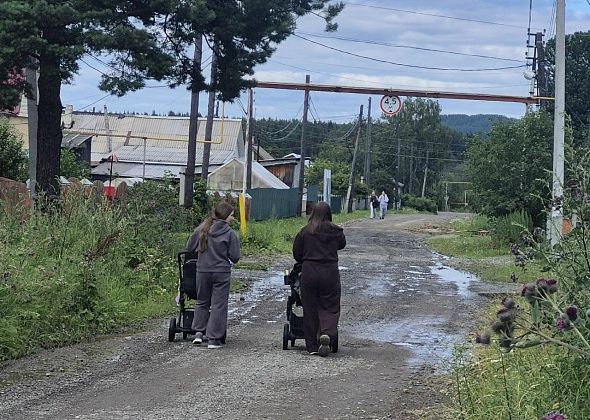 По улице Трактористов две недели бегут фекальные воды
