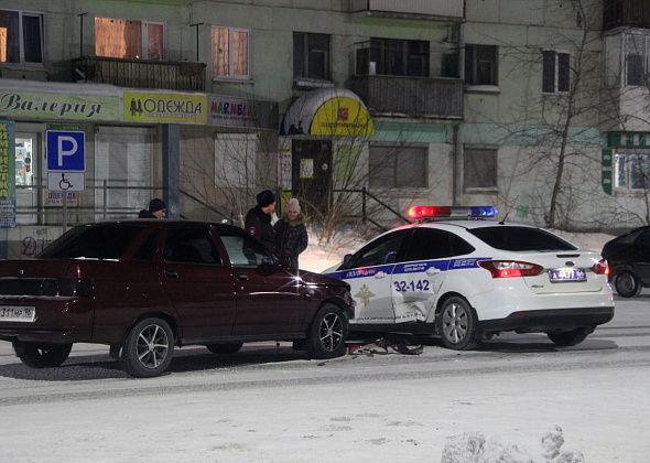 В ГИБДД рассказали, кто виноват в ДТП с «десяткой» и патрульным автомобилем в Карпинске