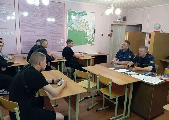 В ИК-3 Краснотурьинска прошла встреча с бывшими срочниками. Им предлагают работу в колонии