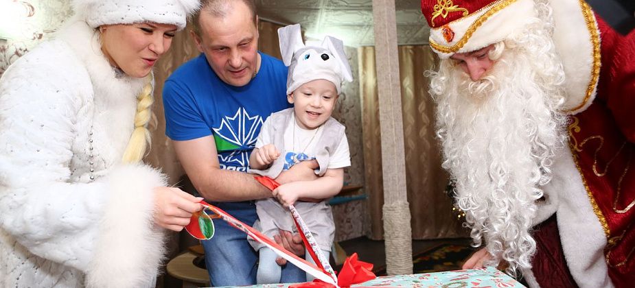 Код «Мандарин»: сотрудники «Золота Северного Урала» дарят новогоднее чудо