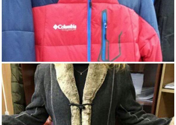 Разбор полетов: горожанка отправила внуку почтой новую куртку, а пришло старое женское пальто