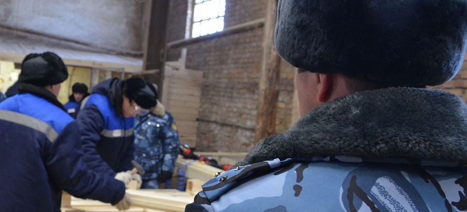 Поймали с поличным. В Краснотурьинске сотрудник исправительной колонии делал наркозакладки