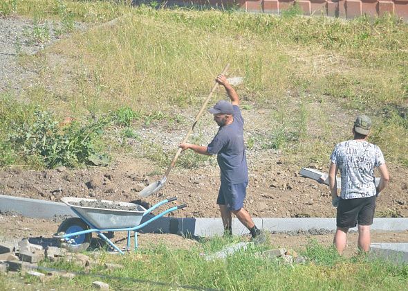 В Краснотурьинске восстанавливают нарушенное благоустройство