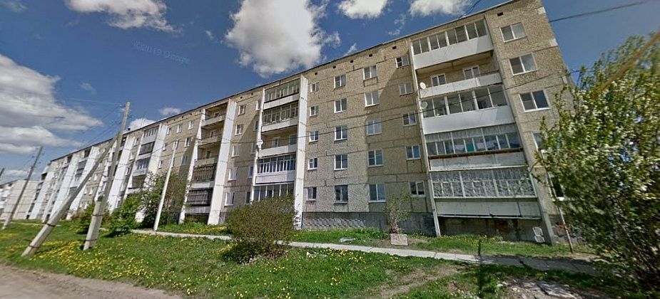 Краснотурьинец выпал из окна в Карпинске 