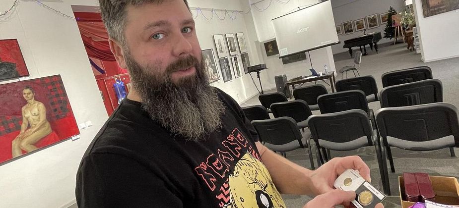 "Мне нравится сам кайф коллекционирования". Бывший слесарь увлекается экзонумией