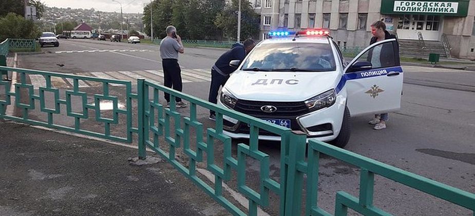 "Жидкость в колене выкачивали два месяца". Пострадавший в ДТП на улице Попова будет судиться с виновником аварии