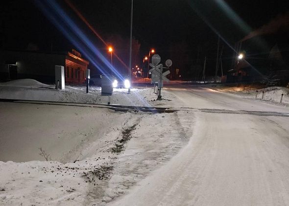 Наехал на семафор и скрылся: ГАИ ищет очевидцев ДТП на Рюмина