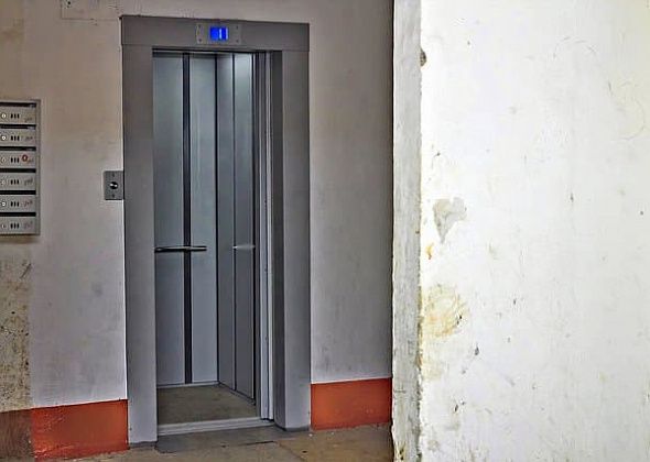 В Краснотурьинске отремонтируют 10 лифтов. Публикуем адреса
